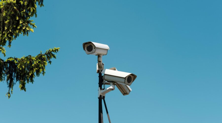 Sicherheit von Parkplätzen am Flughafen – So steht Ihr Fahrzeug geschützt