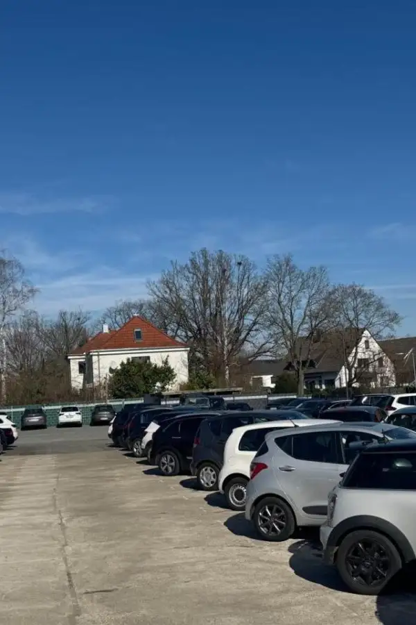 Drive In & Fly Hannover – Shuttle – Außenparkplatz