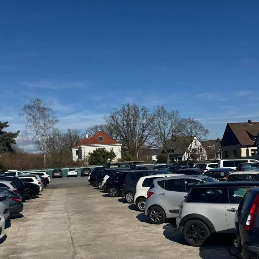 Drive In & Fly Hannover – Shuttle – Außenparkplatz