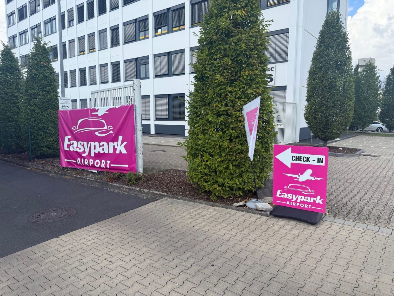 Easypark Airport Köln – Valet - Außenparkplatz