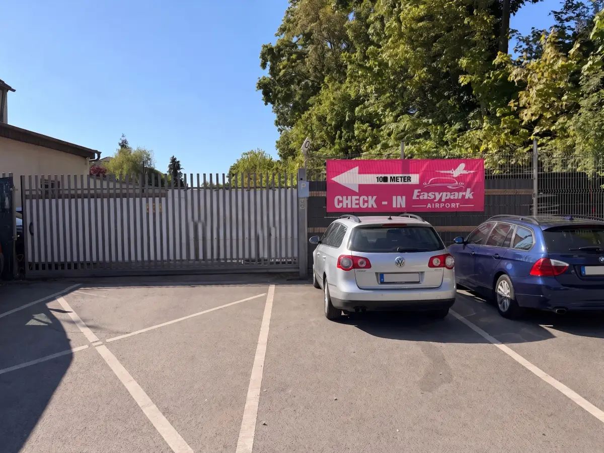 Easypark Airport Köln – Shuttle - Açık Otopark 2