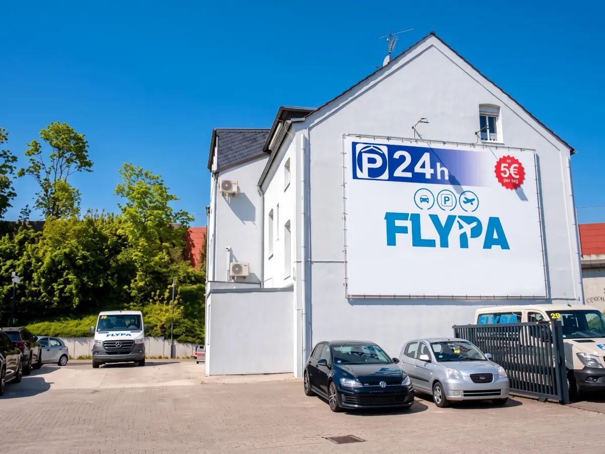 Flypa Düsseldorf - Servis - Açık Otopark 3
