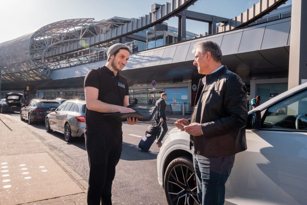Flypa Düsseldorf - Valet - Außenparkplatz