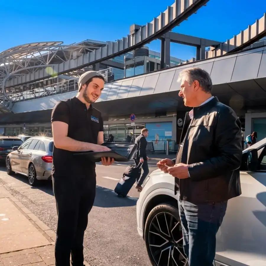 Flypa Düsseldorf - Valet - Buitenparkeerplaats