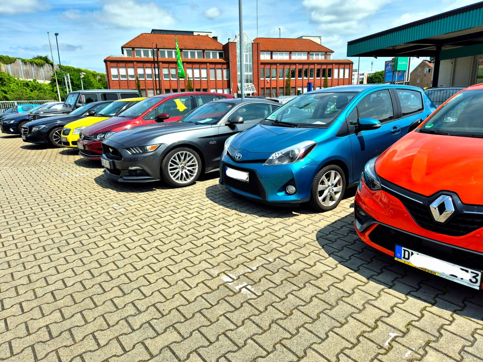 BigParking Düsseldorf - Shuttle - Außenparkplatz