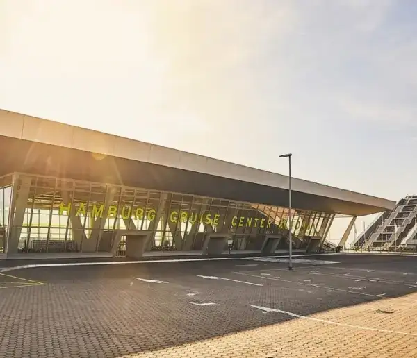 Park & Fly PRO Hamburg – Shuttle Altona – Parkhaus