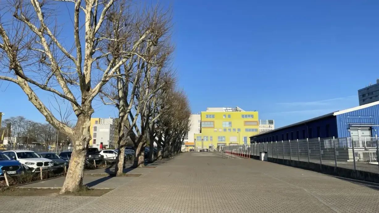Trustpark Frankfurt - Valet - Außenparkplatz 5