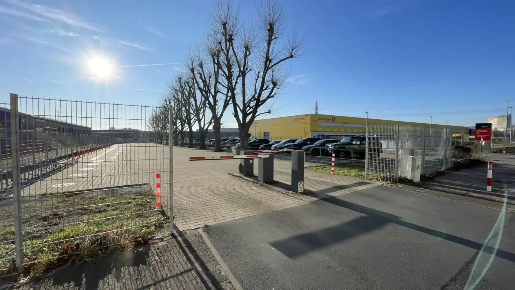 Trustpark Frankfurt - Valet - Außenparkplatz