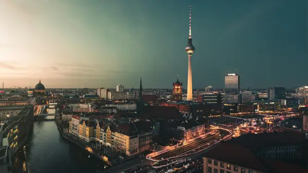 Parken am Flughafen Berlin Brandenburg – bequem online vergleichen