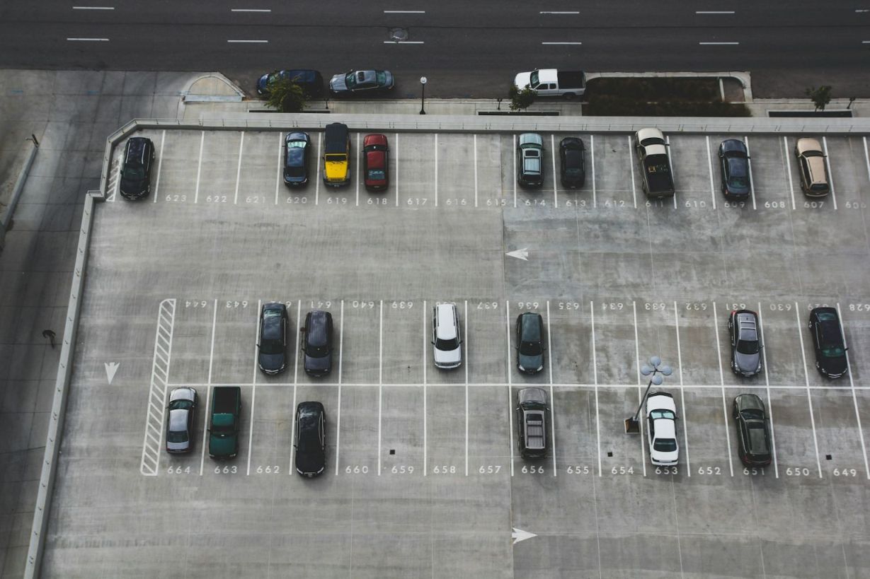 Parking garage or outdoor parking – the differences at a glance