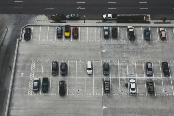 Parking garage or outdoor parking – the differences at a glance